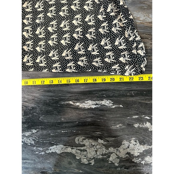 Pixley Women’s Top Size Small Elephant Novelty Print Lightweight Work Office - Picture 9 of 10